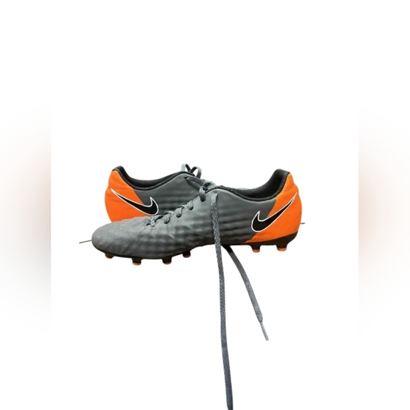 Nike Magista Cleats Grey/Orange Size 9Mens size 9EUC - Picture 2 of 8